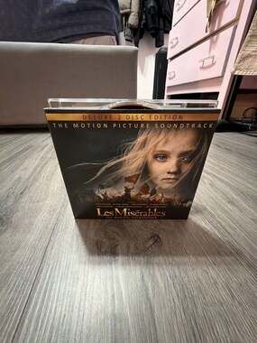Les Misérables: The Motion Picture Soundtrack (Deluxe 2 Disc Edition Audio CD)